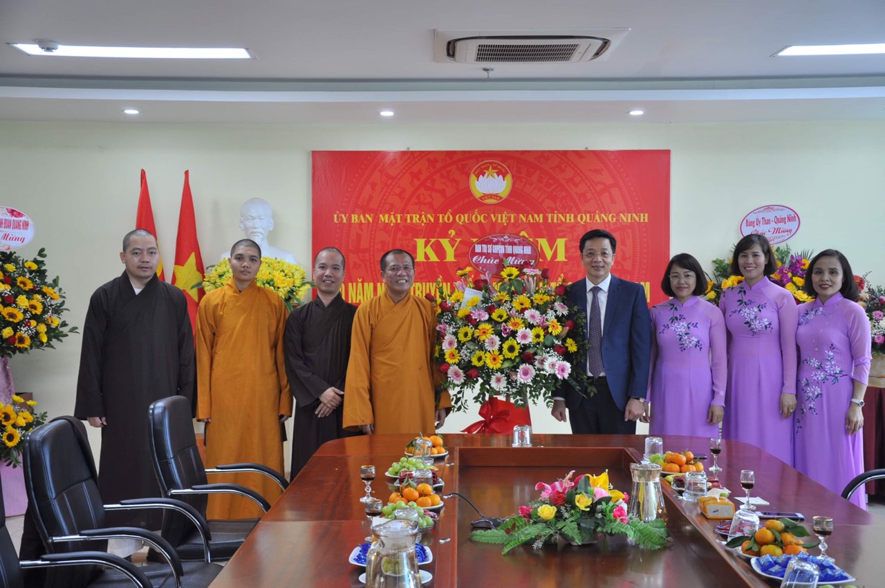 Ban Trị sự GHPGVN tỉnh Quảng Ninh chúc mừng Ủy ban MTTQ tỉnh nhân kỉ niệm 90 năm ngày truyền thống 