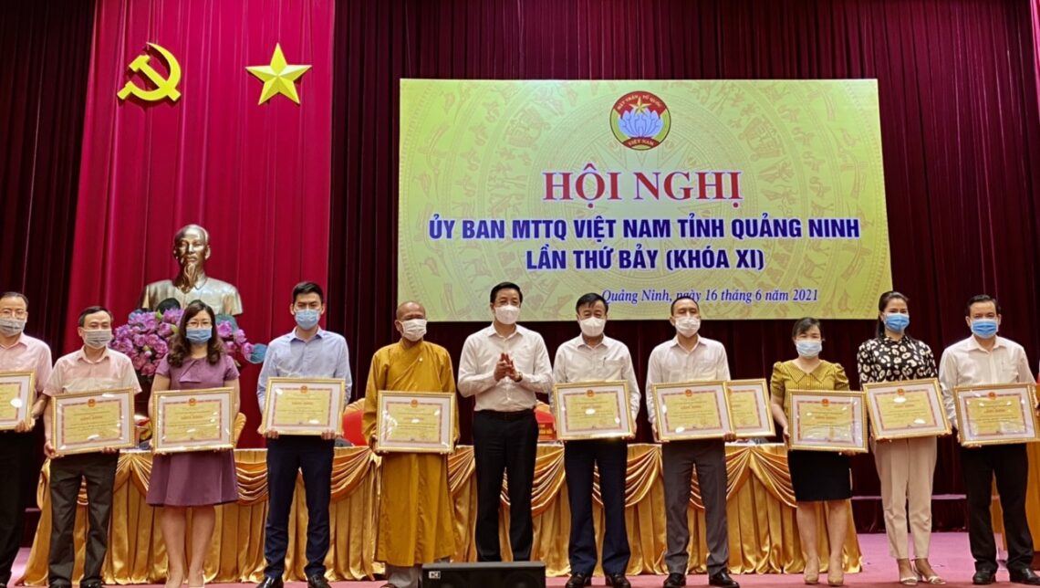 Giáo hội Phật giáo tỉnh Quảng Ninh nhận bằng khen của UBND tỉnh trong việc phòng, chống dịch Covid 19 gắn với phát triển kinh tế – xã hội 