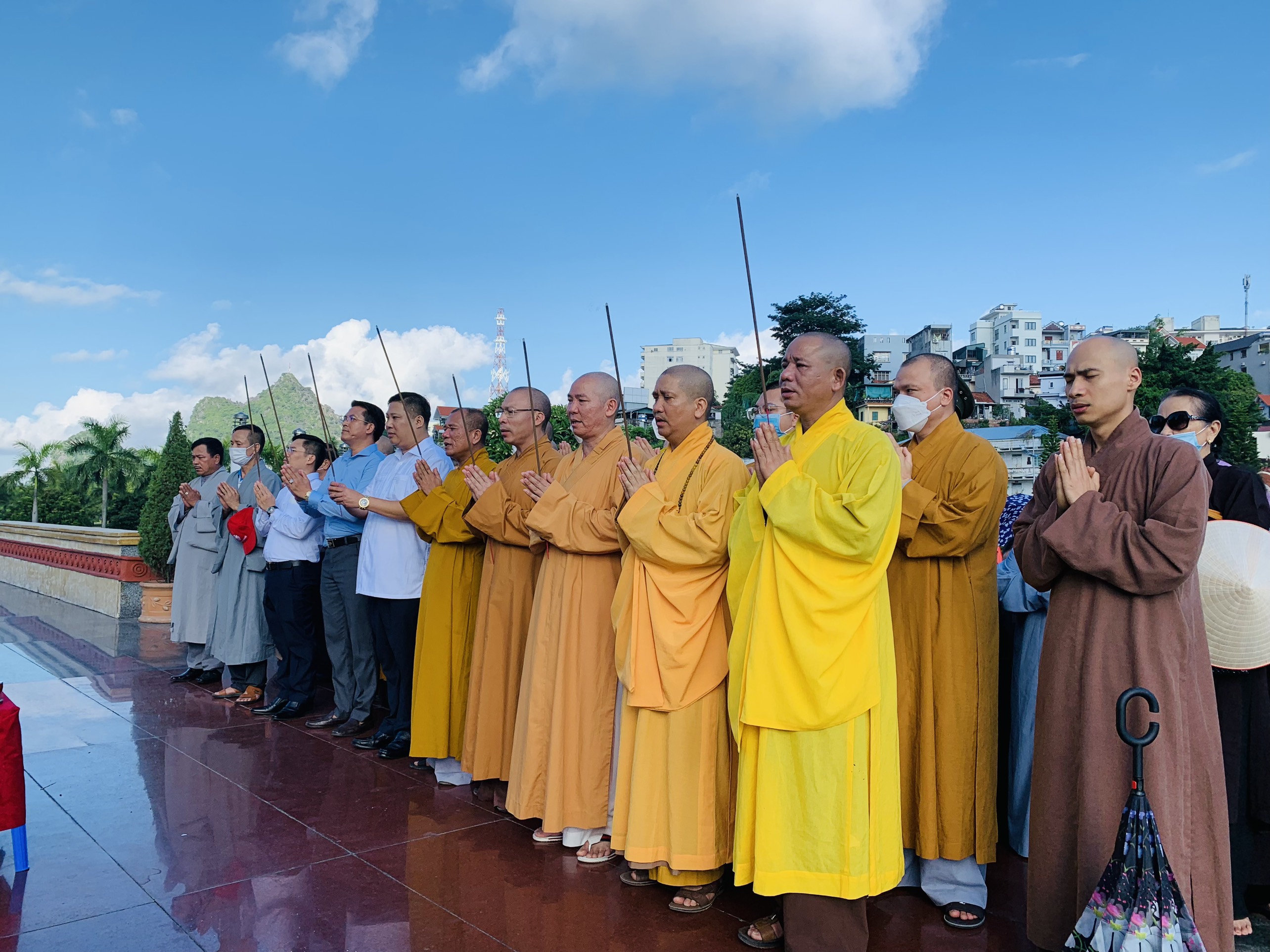 Phật giáo Quảng Ninh đồng loạt tổ chức lễ cầu siêu anh linh các anh hùng liệt sĩ 