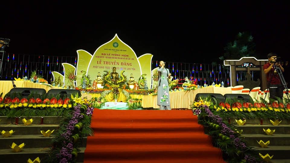 Video: Ca khúc "Phật hoàng Trần Nhân Tông" - bé Ngọc Ngân biểu diễn tại Đại lễ tưởng niệm 710 năm Đức Vua - Phật hoàng Trần Nhân Tông nhập niết bàn 