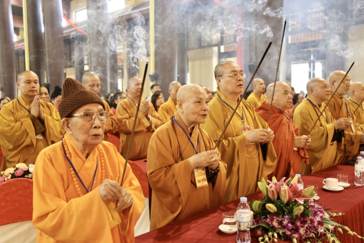 Trang nghiêm đại lễ tưởng niệm 711 năm Đức vua – Phật hoàng Trần Nhân Tông nhập Niết Bàn tại Yên Tử 