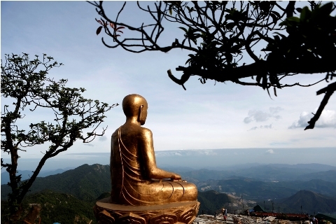Tư tưởng Thiền học của Phật Hoàng Trần Nhân Tông qua thi kệ cư Trần Lạc Đạo 