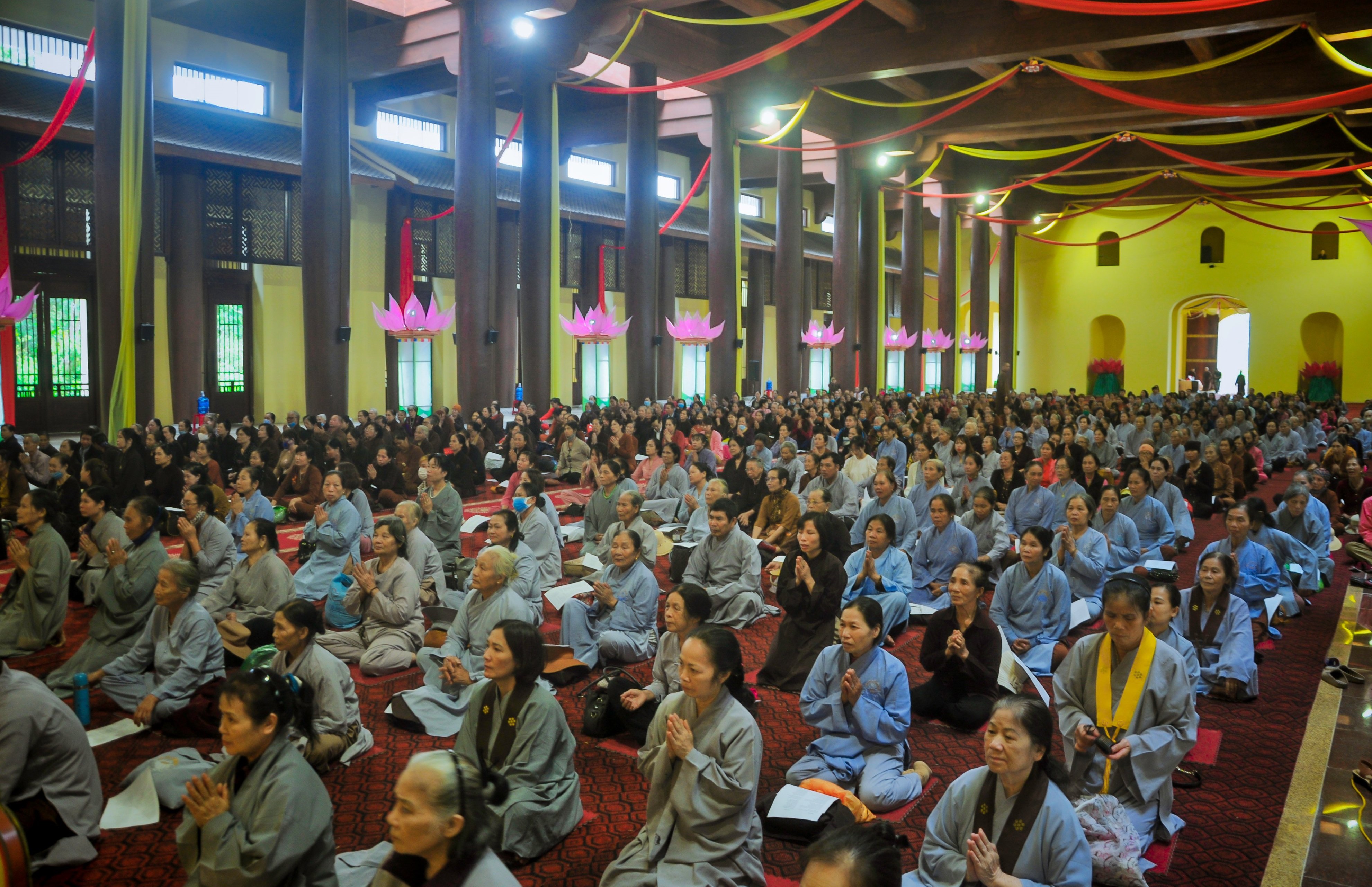 Quảng Ninh dừng các hoạt động tôn giáo, lễ hội tại Tp. Hạ Long, Cẩm Phả, huyện Vân Đồn, Cô Tô từ 12h ngày 25/6 