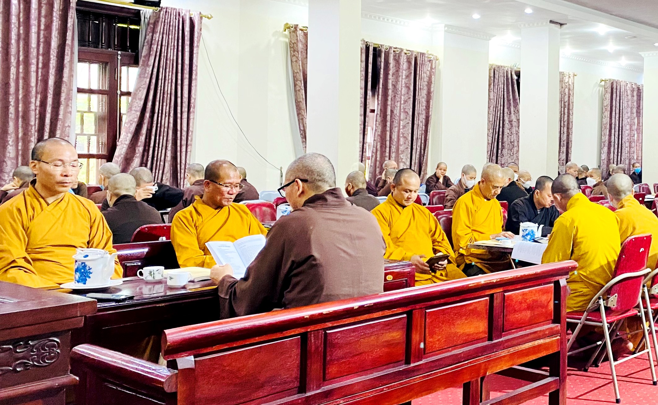 Chư tăng trường hạ Ban Trị sự GHPGVN tỉnh Quảng Ninh tham dự lớp bồi dưỡng kiến thức pháp luật về tôn giáo 