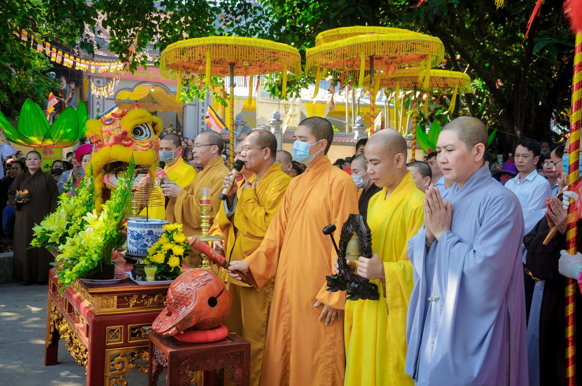 Lễ đúc Đại Hồng Chung và húy kị Tổ sư chùa Tế (Tường Vân Tự) 