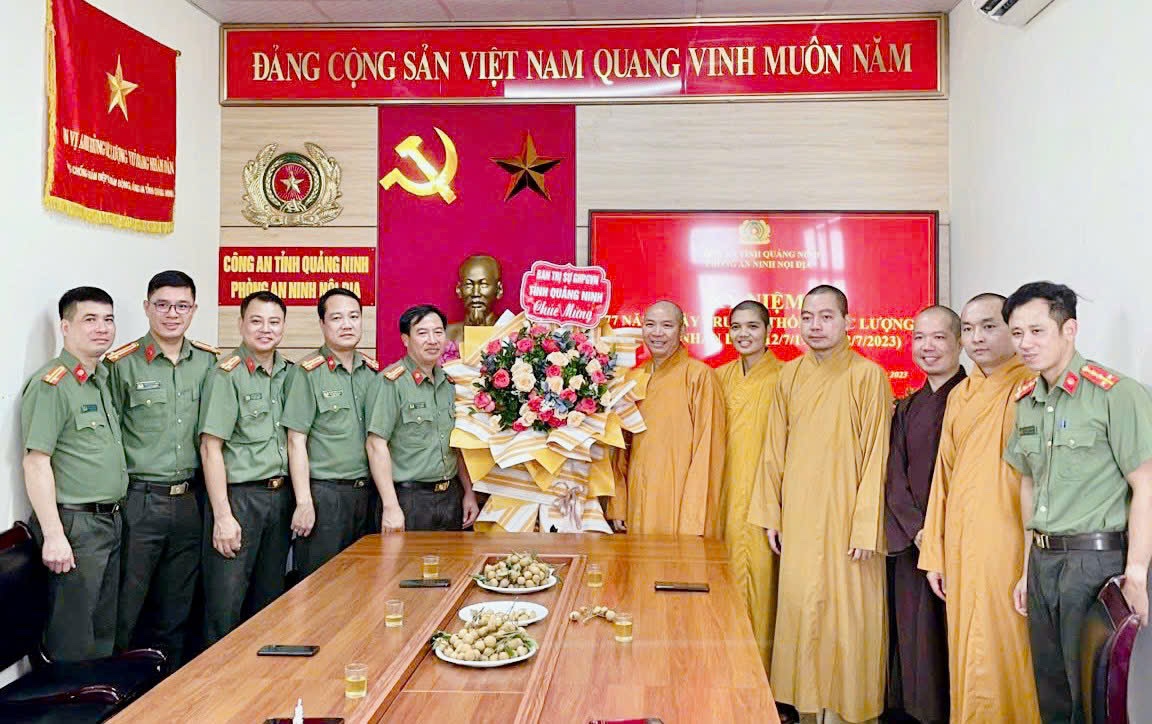 Ban Trị sự Phật giáo tỉnh Quảng Ninh chúc mừng phòng an ninh nội địa nhân dịp kỉ niệm 77 năm ngày truyền thống lực lượng an ninh nhân dân 