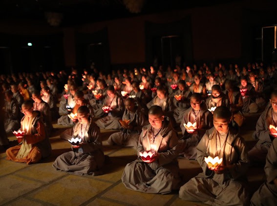 Chương trình chia sẻ Phật Pháp và thắp nến tri ân tại non thiêng Yên Tử 