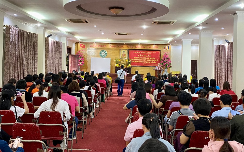 Hơn 150 thầy cô giáo bộ môn lịch sử tỉnh Quảng Ninh tham dự tập huấn tại Yên Tử 