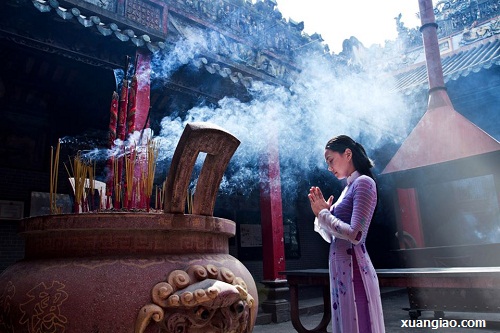 Lễ chùa, xin lộc đầu năm - nét đẹp văn hóa Việt 