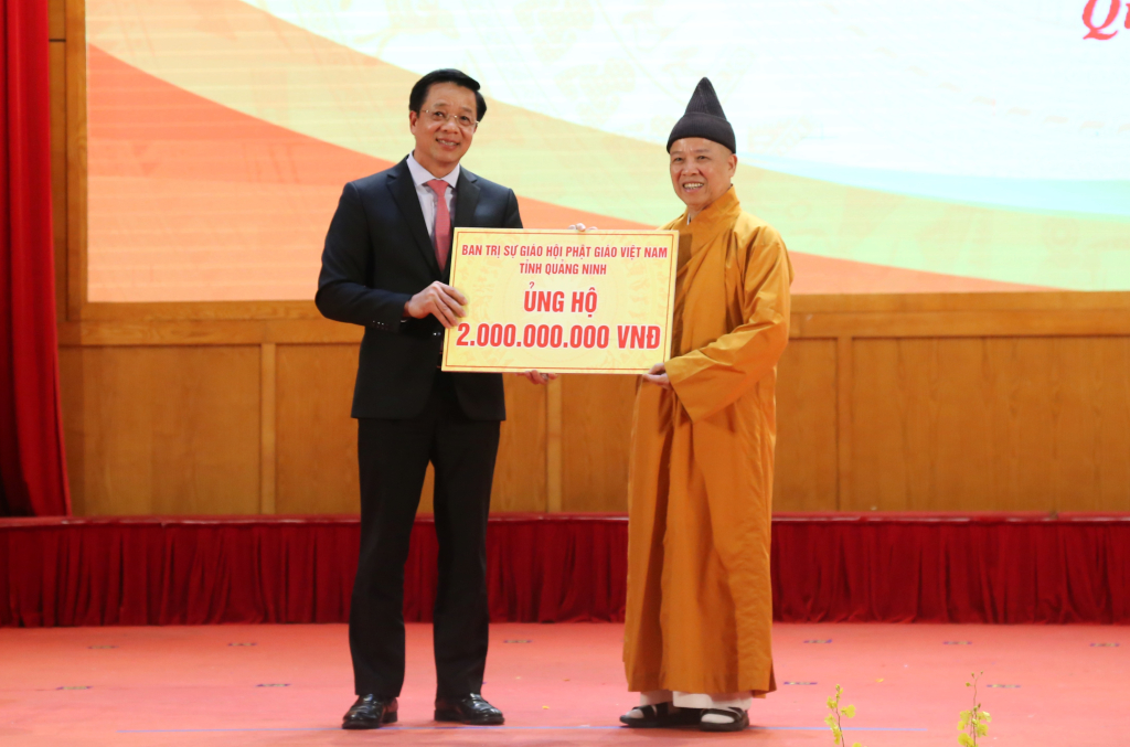 Giáo hội Phật giáo tỉnh Quảng Ninh ủng hộ 2 tỷ đồng xây nhà đại đoàn kết tỉnh Điện Biên và cải thiện chất lượng nhà ở cho hộ nghèo tỉnh Quảng Ninh 