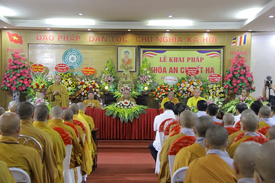 Trang nghiêm Lễ khai pháp tại trường hạ Ban Trị sự GHPGVN tỉnh Quảng Ninh 