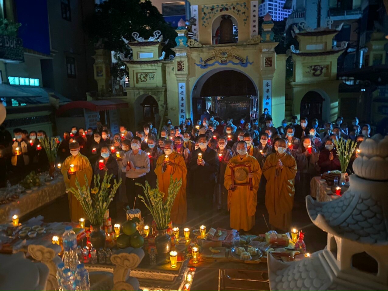 Các chùa ở tỉnh Quảng Ninh đồng loạt làm lễ tưởng niệm hơn 23.000 nạn nhân đã mất vì Covid-19 