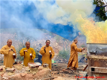 Lễ rót đồng đúc tượng Phật tại chùa Vân Phong (TP. Hạ Long)